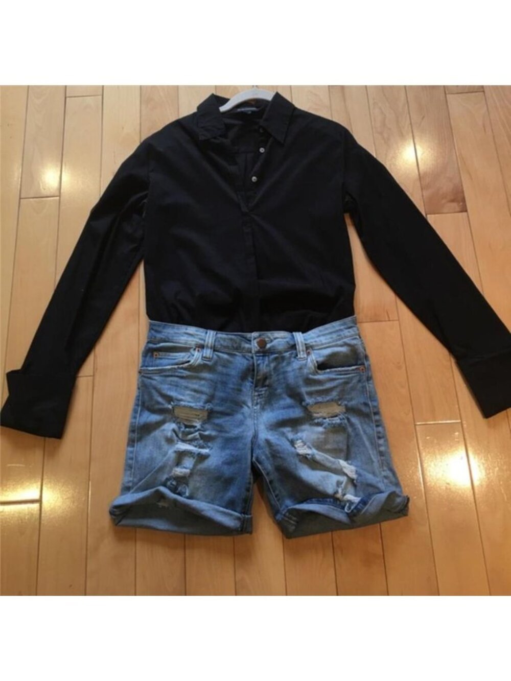 Club Monaco Women's Black button down toxedo Blouse